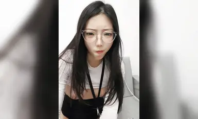 【眼鏡妹】十個眼鏡九個騷 騷貨家裡和炮友抽插啪啪 聲音淫盪好聽 (5)