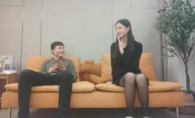 【哥现在只是个传说】170CM黑丝美腿，温柔文静现金支付，清晰拍摄视角好，拉着头发后入骑乘爆插