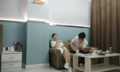 [Cinta, Cerita] Saya berbual dengan seorang isteri yang baik dalam talian dan membuat temu janji untuk melakukan hubungan seks dengannya Wanita dalam sut putih itu tidak berbulu dan memegang punggungnya yang besar dan menidurinya dari belakang.