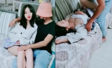 强上邻居女儿露脸，又嫩又可爱无毛小白虎真刺激，乖巧可爱口交大鸡巴黑丝情趣，大鸡巴各种爆草抽插浪叫不止