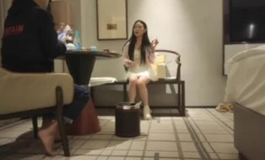 【挣钱买奥迪水泥】大圈高端，80多斤甜美小姐姐，超近视角拍摄，埋头舔逼，扛起美腿打桩猛操