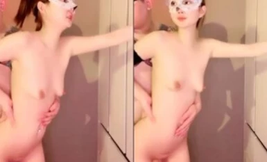 화려한 여신 "딸기 맛" 04.15 눈가리개와 뚱뚱한 선풍기 섹스, 플립플롭과 사정하는 고가 소녀... 01