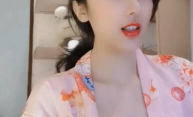 极品美女主播夢非桐香--梦菲首次道具大秀