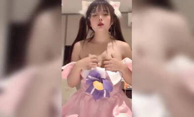 小包子-巨乳萝莉爱喷水