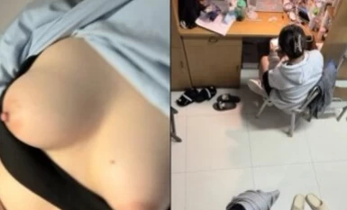 【大學宿舍的樂趣】，沉浸式偷窺女大學生，打遊戲聊八卦，蚊帳內極品粉穴