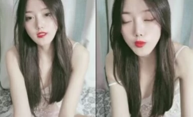 妩媚小少妇露脸性感的情趣睡衣深夜陪狼友骚，口交大鸡巴让小哥无套各种抽插，表情好骚还跟狼友撩骚自慰骚穴