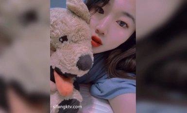 수백 명의 세계 최고급 얼굴 교차 암캐가 등장합니다.