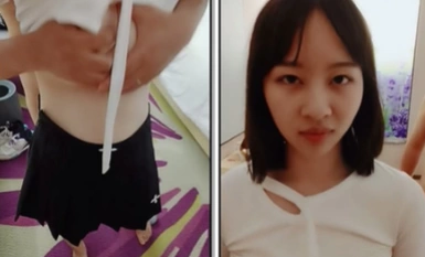 【换妻极品探花】，今夜约单男，粉丝福利，眼睛男看见大胸狂亲，鸳鸯浴后激情3P，精彩刺激