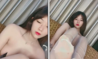 Nobao ~ Rất khuyến khích ~ Người dẫn chương trình thoát y đẹp trai, bộ ngực lớn trắng trẻo và mềm mại gợi cảm, thân hình gợi cảm và quyến rũ! Lần nào xem cũng không chịu nổi nên cứ giật mình ra màn hình thôi!