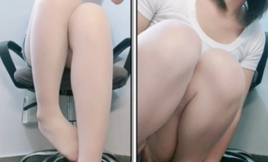 職場5.7最高の営業接客仕事ジャンパーオナニー顧客への商品説明強い快感インパクトマンコ電話で喘ぎ声オーガズム失禁白いシルクのオープンストッキングがびしょ濡れ