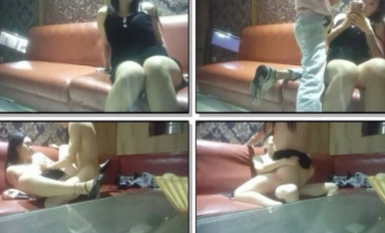 【零零后杀手】歌厅探花，花臂纹身骚御姐，唱唱歌骑在身上各种摸，抬起双腿沙发上爆操