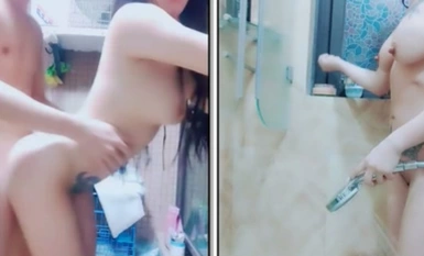 สาวหน้างูมีเซ็กส์ในห้องสวีท คอลึก กินเจี๊ยวในห้องน้ำ แถมยังมีทริคมากมายบนโซฟาในห้องนั่งเล่นอีกด้วย