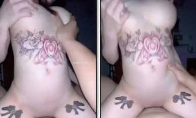 Ibinahagi ang malalaking suso at magagandang suso, lihim siyang umakyat sa ibabaw ng kanyang kapatid at pinatuyo ang kanyang kapatid na babae, at awtomatiko niyang ginawa ang lahat