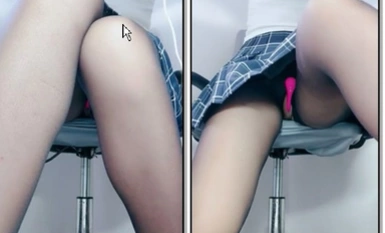 Nhân viên dịch vụ khách hàng bán hàng giỏi nhất đang rung khi làm việc và thủ dâm khi nghe điện thoại, cô ấy run rẩy với tinh dịch và mông cô ấy phun ra, cảm giác thật tuyệt vời, thủy triều đang thấm qua đôi tất đen gợi cảm 1