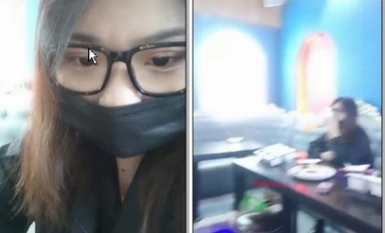 約個肉肉的眼鏡妹KTV唱歌喝酒,玩骰子遊戲輸了該願認罰,到廁所給小哥艹嘴,扣B