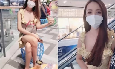 タイツアーは、地元でも有名なネットセレブ御用達のショッピングモールで、時折大胆に露出し、トイレの最上階までˆ﹀ˆ﹀。