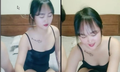 아름다운 싱글 미녀 바다 섹스 쇼, 홀터 탑 블랙 스타킹, 스탠딩 스팽킹 뚱뚱한 보지, 아래에서 위 시점으로 촬영 충돌