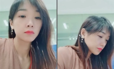 【清纯小野喵】在外资公司上班美丽小姐姐~上班偷偷直播!