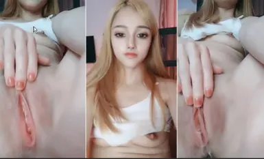 高顏值黃毛丫頭翹著屁股掰茓,小B太粉嫩了,沒有壹點黑色素的痕跡,嫩嫩嫩