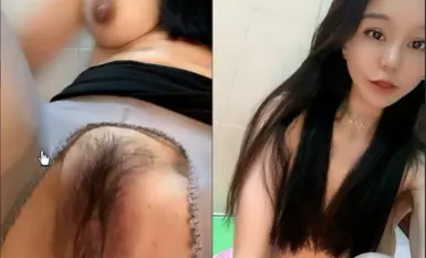 爆乳美腿网红初下海！开档黑丝袜，特写展示肥穴，奶头超大揉捏，手指插穴紧致，太爽流出白浆