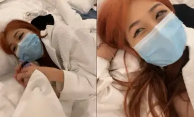 เด็กสาวถูกแทงเข้าที่ก้นสองครั้งโดยไม่มีถุงยางอนามัย จิ๋มแน่นของเธอช่างดีเหลือเกินที่จะถูกเย็ด (1)