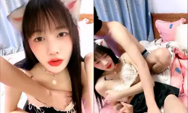 纯欲系天花板！猫耳朵超高颜值美少女！首次和炮友双人秀，揉捏白嫩小奶子，尿尿掰穴吃JB