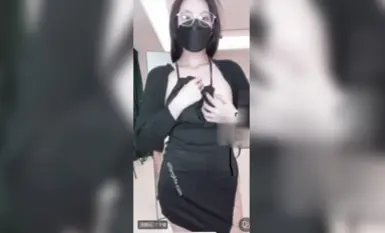 【抖音重磅】人氣女神【草莓小甜心】首次超大尺度露三點【丁姐直播】9月 (6)