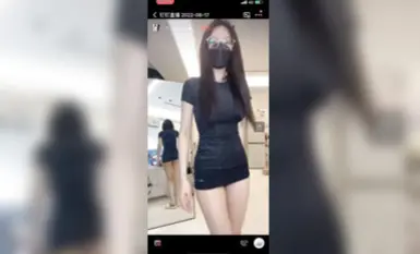 【抖音重磅】人氣女神【草莓小甜心】首次超大尺度露三點【丁姐直播】9月 (4)