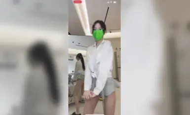 [Douyin heavy hit] Dewi popular [Strawberry Shortcake] mendedahkan tiga mata beliau secara besar-besaran buat kali pertama [siaran langsung Sister Ding] September (15)