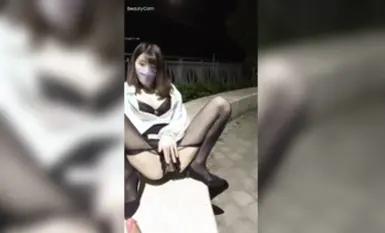 นักศึกษาสาวที่ดีที่สุด "เจสซี" เปิดเผยตัวเองในสถานที่ต่างๆ