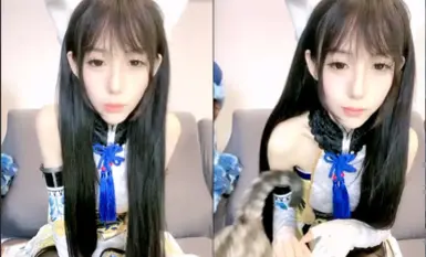 瘦瘦的白白嫩嫩的大眼超級無敵卡哇伊蘿莉，那細細的胳膊和細細的大腿，天然的白虎，這麼瘦白漿居然那麼多(3).