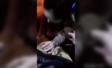 約炮大神『KINGMAST』路邊游樂場 野戰被圍觀+潮吹_(new)