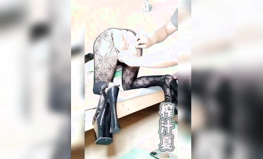 極上爆乳＆高発色ネットスター "汁サマー "の10月最新プライベートSEX写真。 極上E乳の女神がリング付きで中出し発射、稀に顔もマンコも丸見え(3)