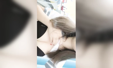 【最幸運的幸運】反差御姐~!!通話中~道具自慰~狂噴水~！ (4)