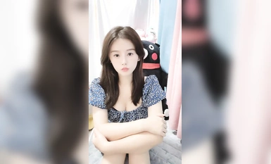 【最幸運的幸運】反差御姐~!!通話中~道具自慰~狂噴水~！ (8)