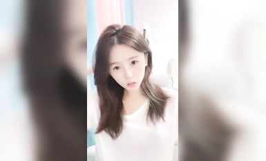 【最幸運的幸運】反差御姐~!!通話中~道具自慰~狂噴水~！ (10)