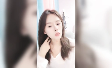 【最幸運的幸運】反差御姐~!!通話中~道具自慰~狂噴水~！ (10)