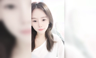 【最幸運的幸運】反差御姐~!!通話中~道具自慰~狂噴水~！ (9)