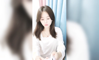 【最幸運的幸運】反差御姐~!!通話中~道具自慰~狂噴水~！ (18)