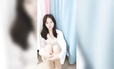 【最幸運的幸運】反差御姐~!!通話中~道具自慰~狂噴水~！ (18)