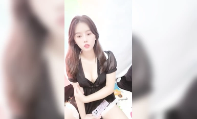 [Tuah paling bertuah] Kontras Kakak Diraja~!! Semasa panggilan~Melancap dengan prop~Memancut liar~! (dua puluh empat)