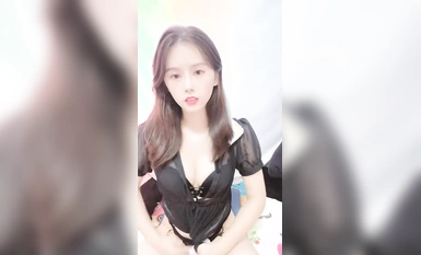 [Tuah paling bertuah] Kontras Kakak Diraja~!! Semasa panggilan~Melancap dengan prop~Memancut liar~! (dua puluh empat)