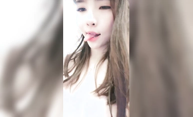 พี่สาวคนสวยอวดกัน! ชุดชั้นในเซ็กซี่ซนสุดๆ! สวมดิลโด้ขณะขี่ หีถูกเจาะ น้ำสีขาวไหลออกมาจากหี และถูหีของกันและกันในตำแหน่งไขว้