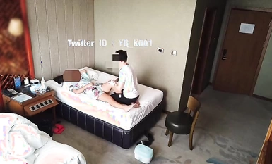 推特綠帽大神YQ未流出勁作 騷貨老婆誘惑血氣方剛的年輕技師 小伙沒忍住拔下內褲直接插了進去