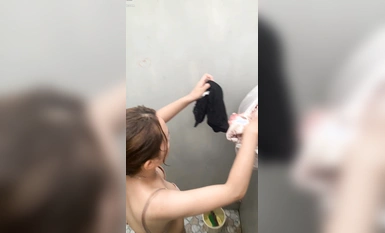 [Premium TP] Sumilip sa iba't ibang binibini na umiihi, naliligo at nagpapalit ng damit sa partitioned bathroom sa beach! Nagpe-film pa rin pagkatapos matuklasan (9)