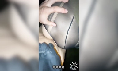 ปรมาจารย์การร่วมประเวณีระหว่างพี่น้องของชุมชน Haijiao หมกมุ่นอยู่กับ "ลูกพี่ลูกน้องเสี่ยวถง" ในงานใหม่ของเขา - เขาถอดถุงน่องสีดำของเธอออกและเย็ดลูกพี่ลูกน้องของเธออย่างแรงที่ชายหาด และเธอก็ฉีดน้ำด้วยความละเอียดสูง