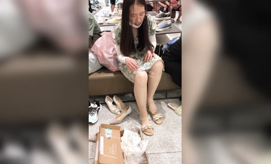 Tempat perhimpunan kecantikan menyapu jalan pejalan kaki pusat beli-belah ke pemburuan murah yang melampau, pelbagai gaya skirt wanita (39)