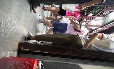 美女聚集地橫掃商場步行街極限抄底各種類型風格小姐姐裙底 (44)