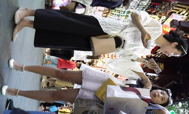 美女聚集地橫掃商場步行街極限抄底各種類型風格小姐姐裙底 (41)