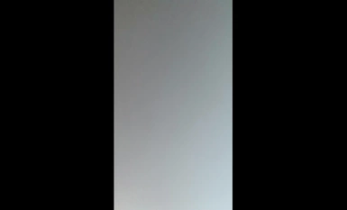 【精品TP】海邊隔板浴室偷窺各種小姐姐  撒尿沖涼換衣服！被發現還繼續拍 (16)